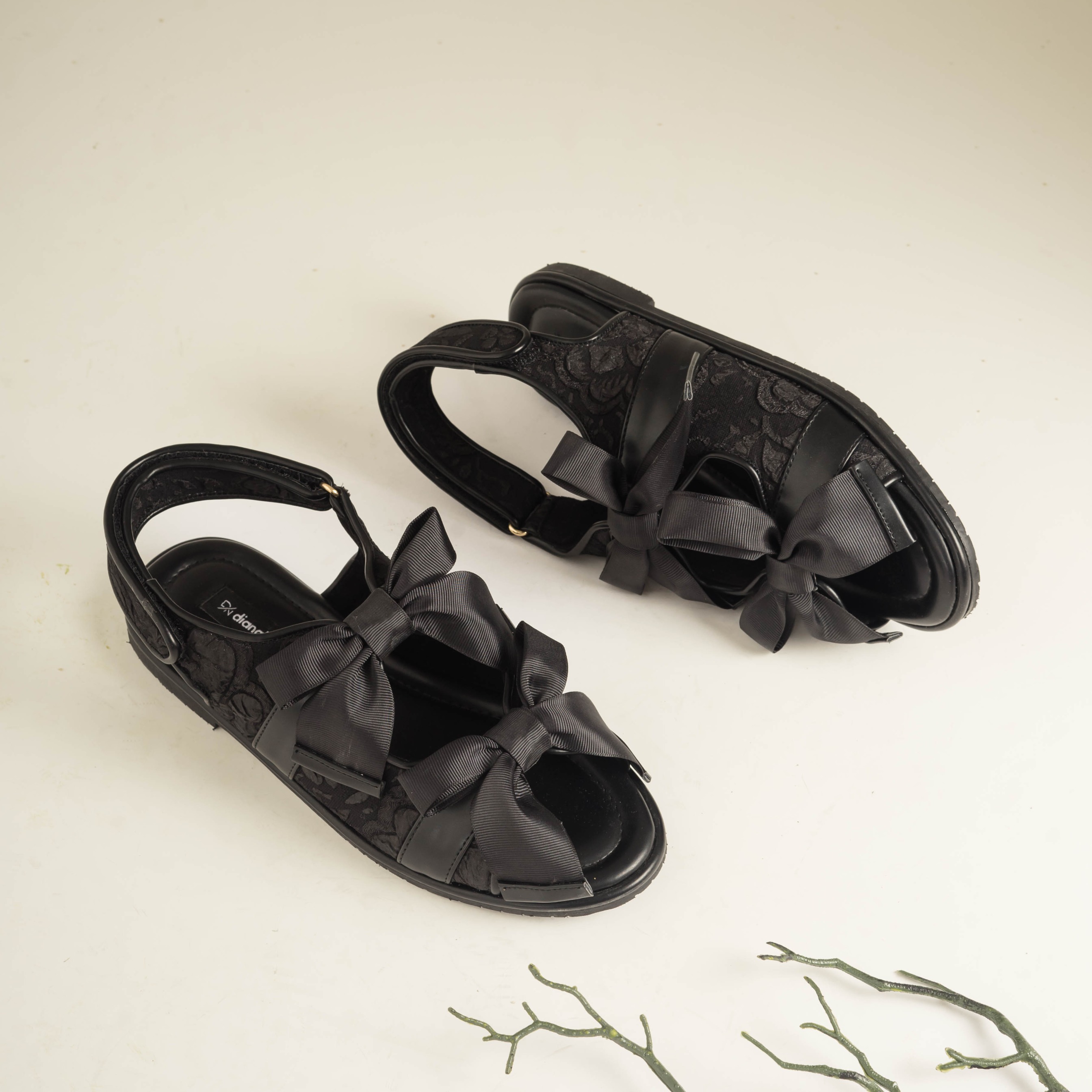 Hanna Flat Sandal Wanita - Dianable