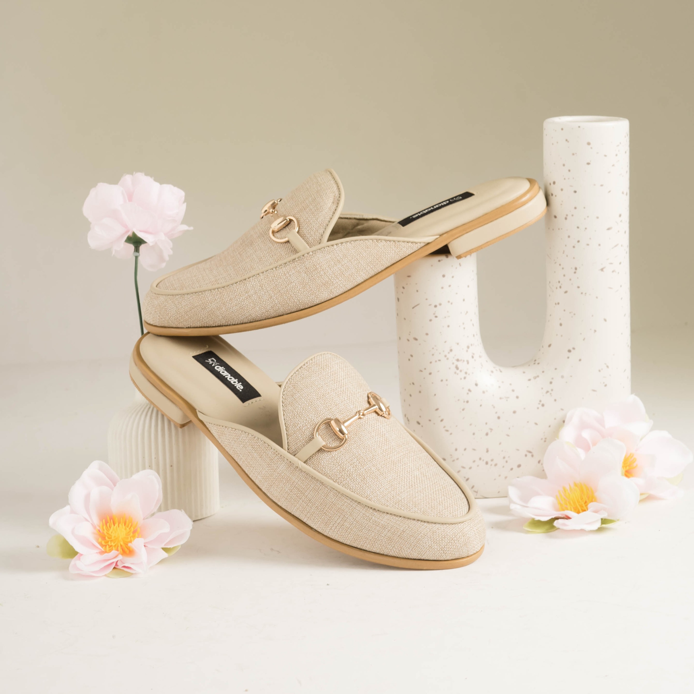 Daiva Rustic Mules Shoes - Dianable