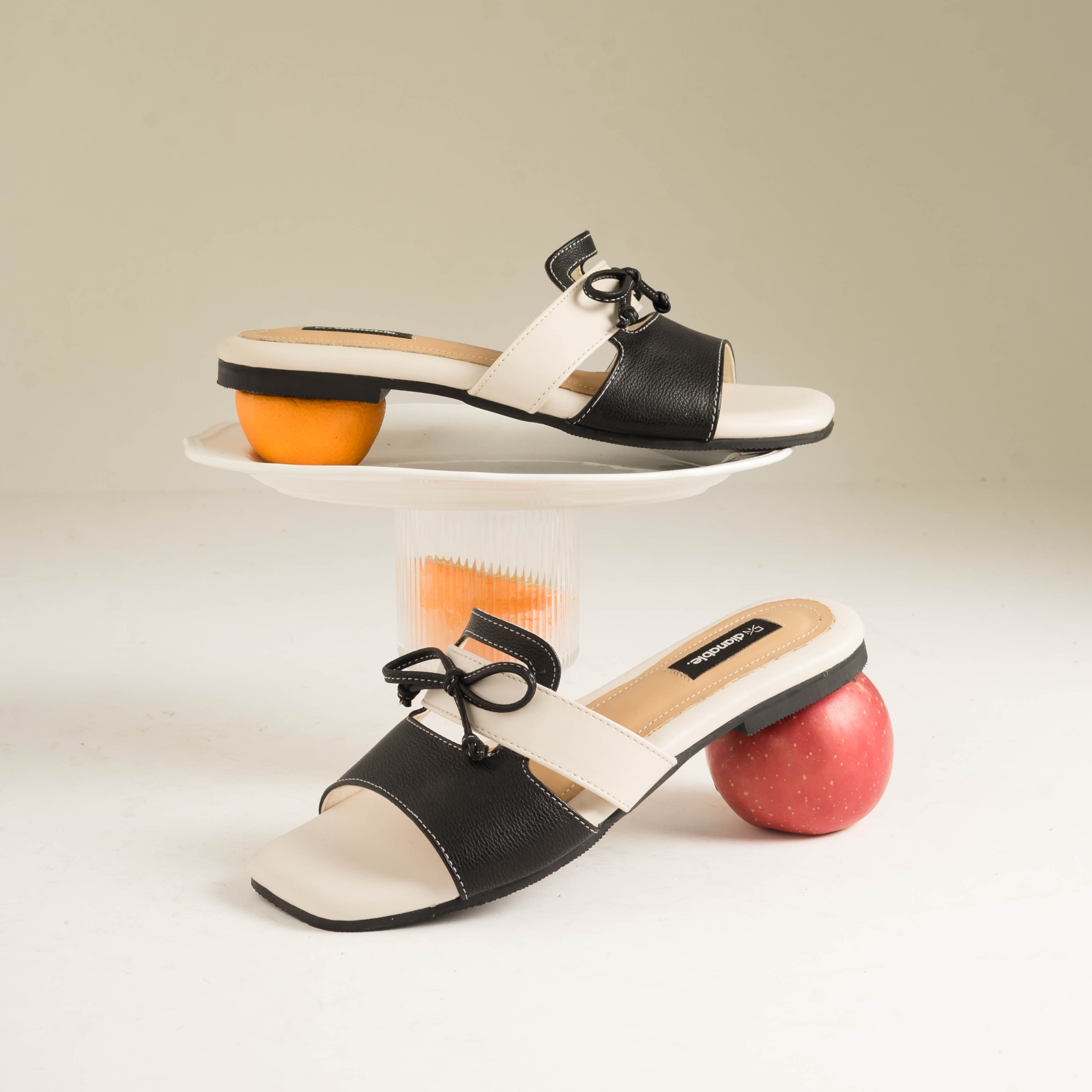 Lore Flat Sandals - Dianable
