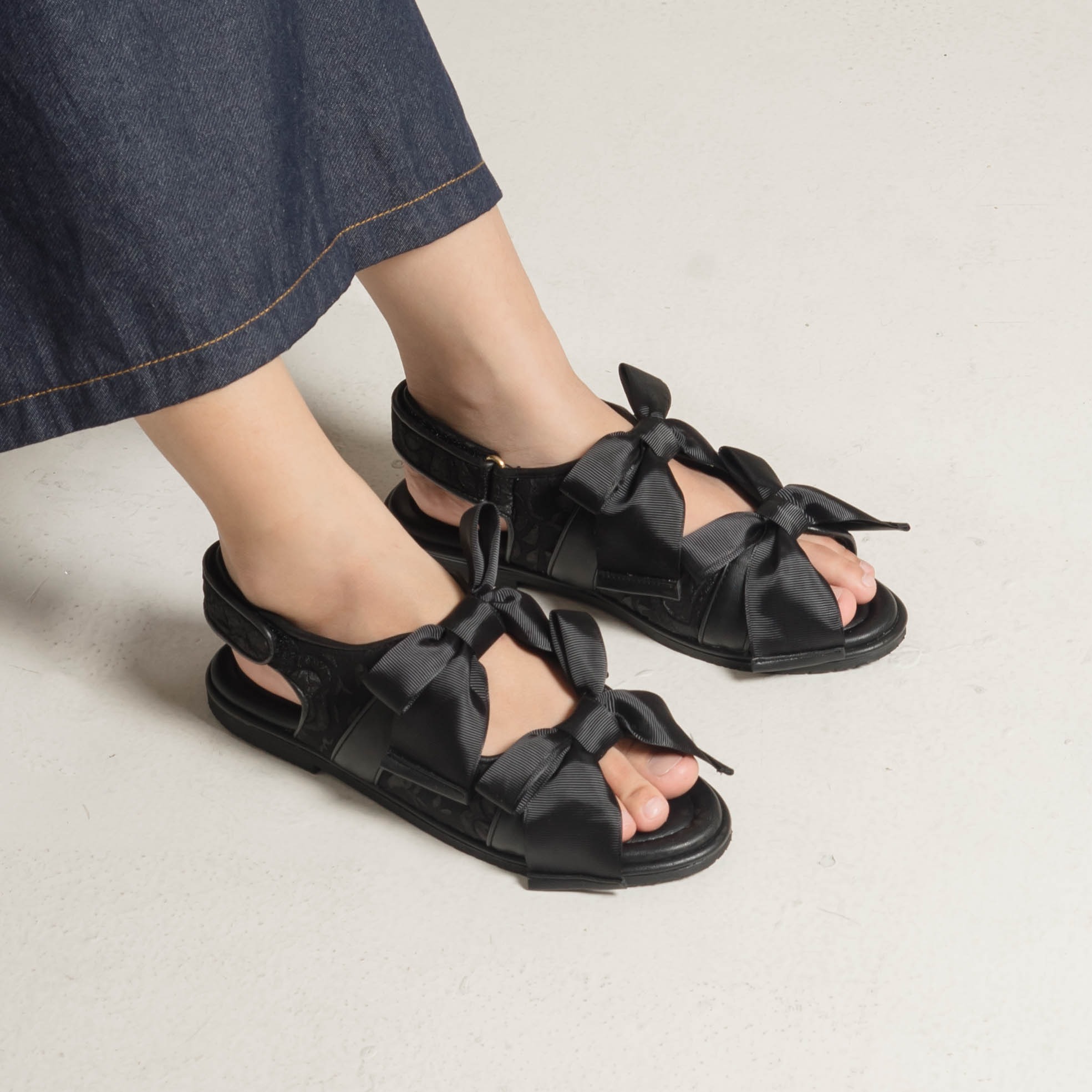 Hanna Flat Sandal Wanita - Dianable