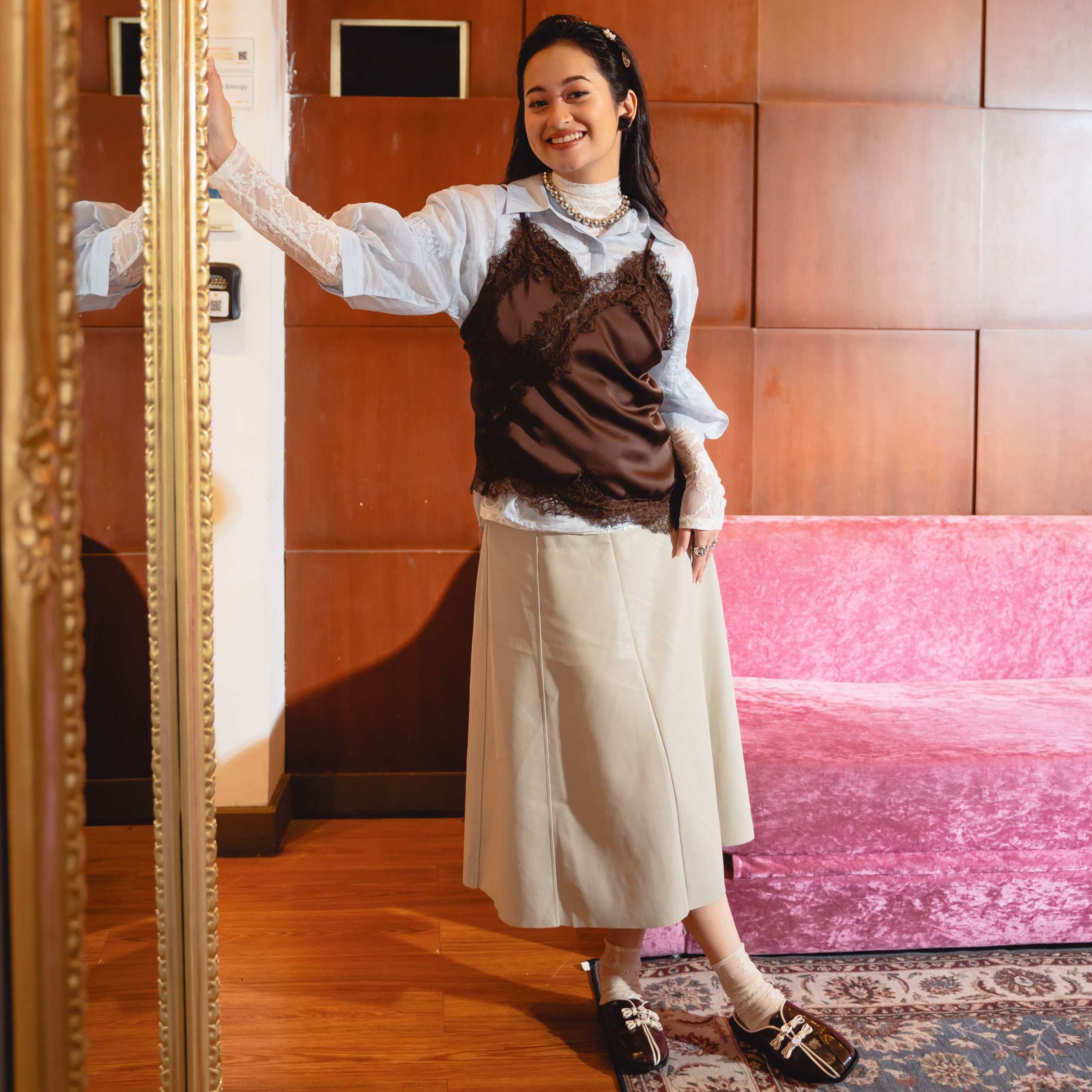 Dianable – Sachi White Choco Cheongsam Mules Wanita