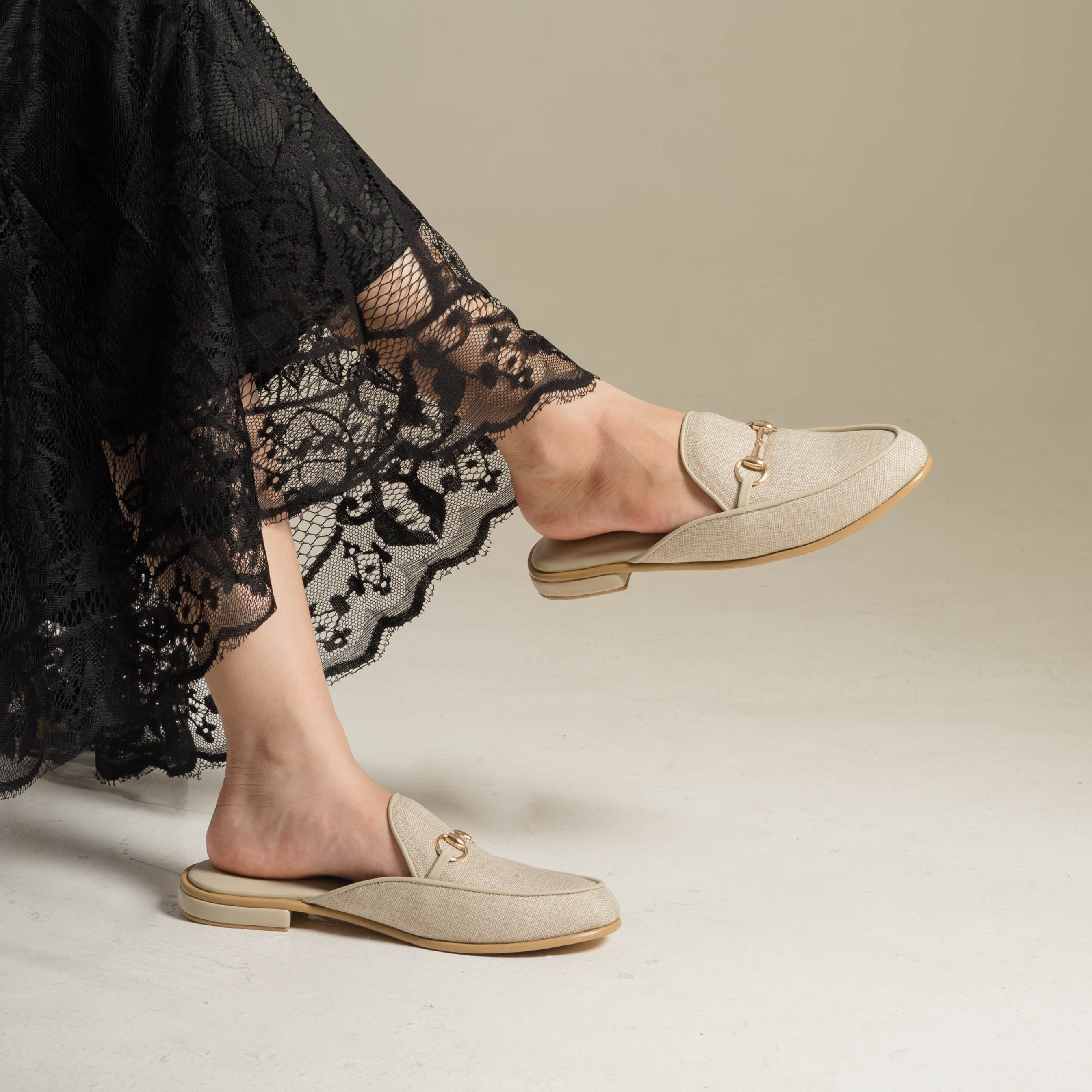 Daiva Rustic Mules Shoes - Dianable