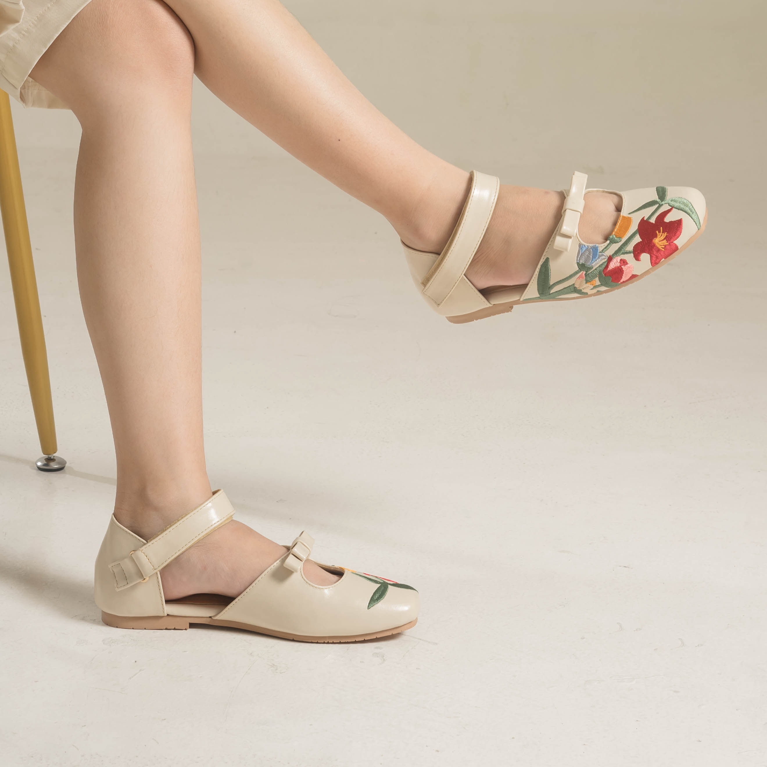 Rosie Cream Flat Shoes - Dianable x Nabila Ishma