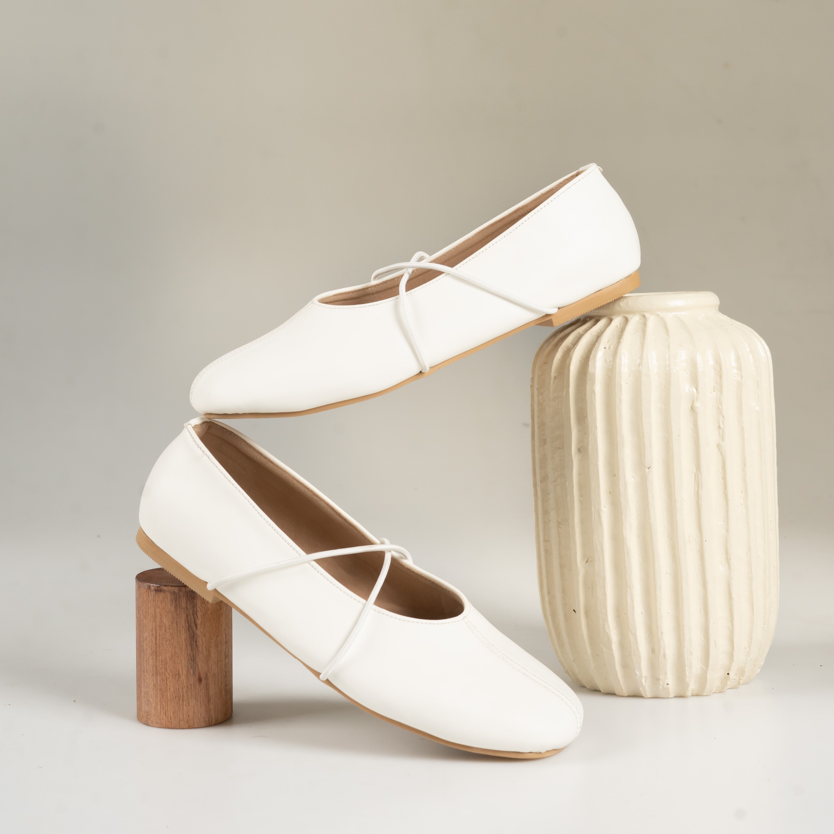 Lucy Flasthoes Sepatu Wanita - Dianable