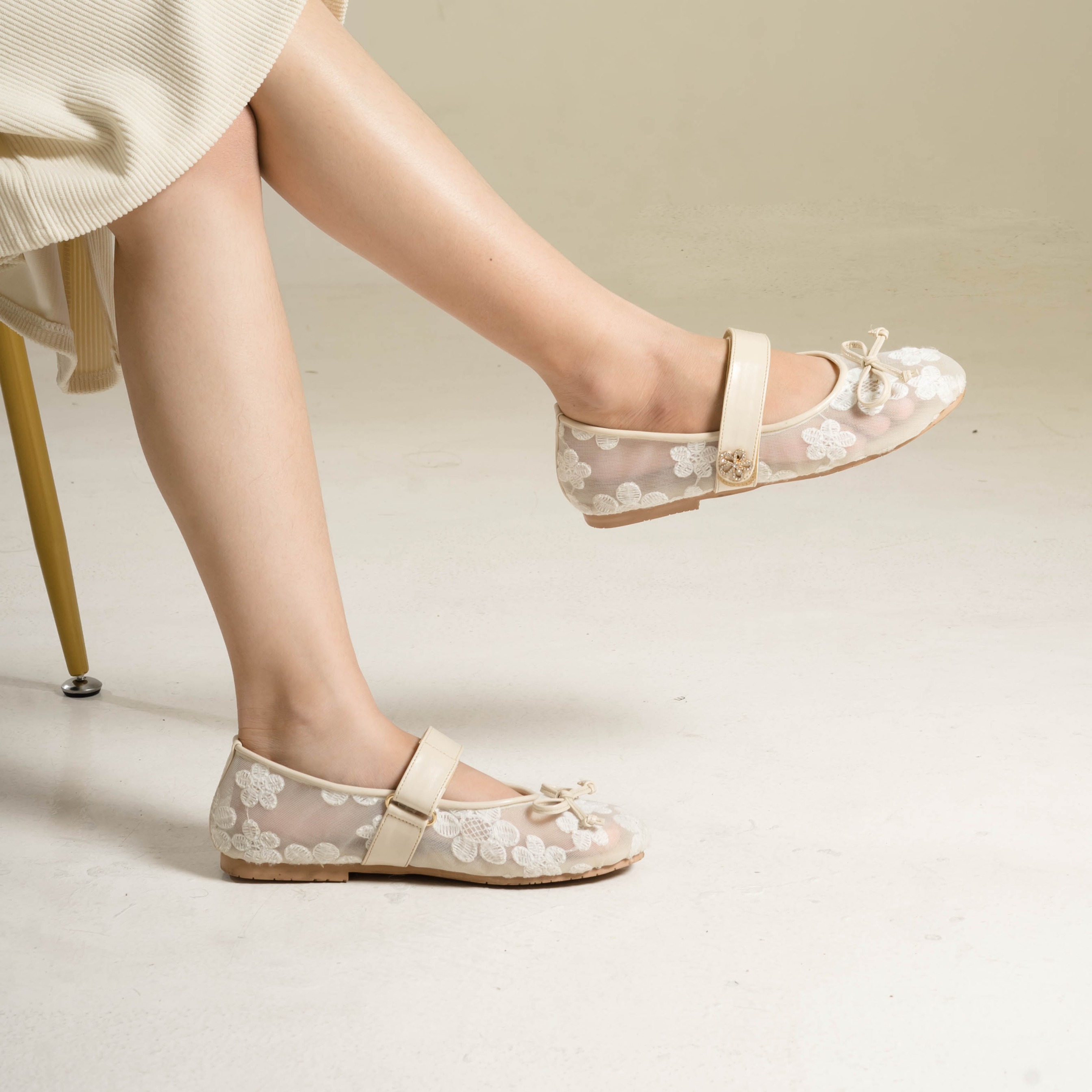 Lizzy Lace Flat Shoes - Dianable