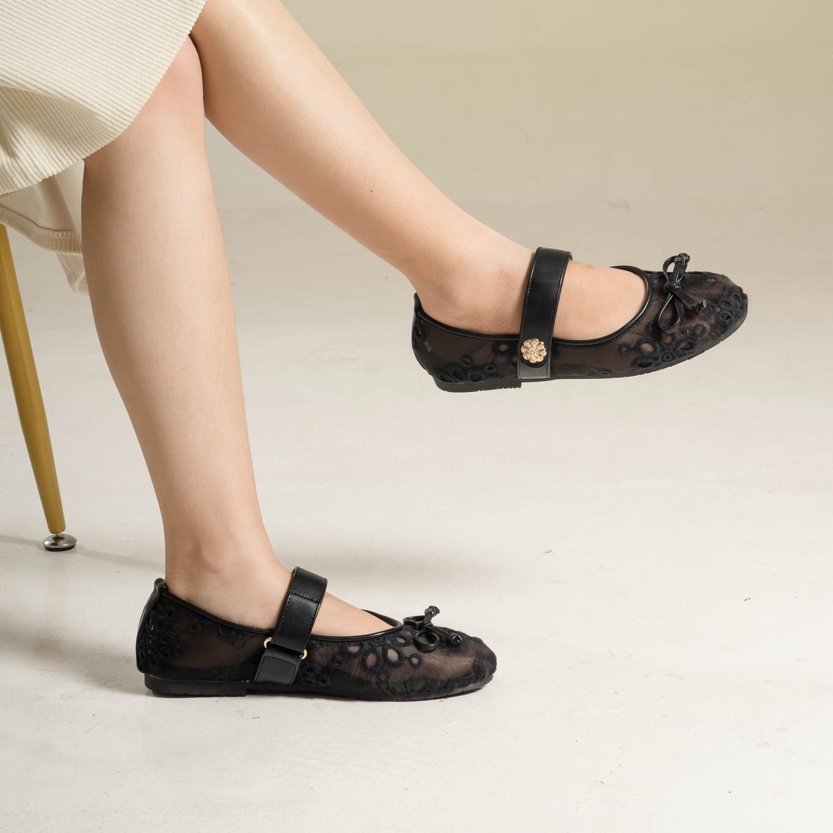 Lizzy Lace Flat Shoes - Dianable