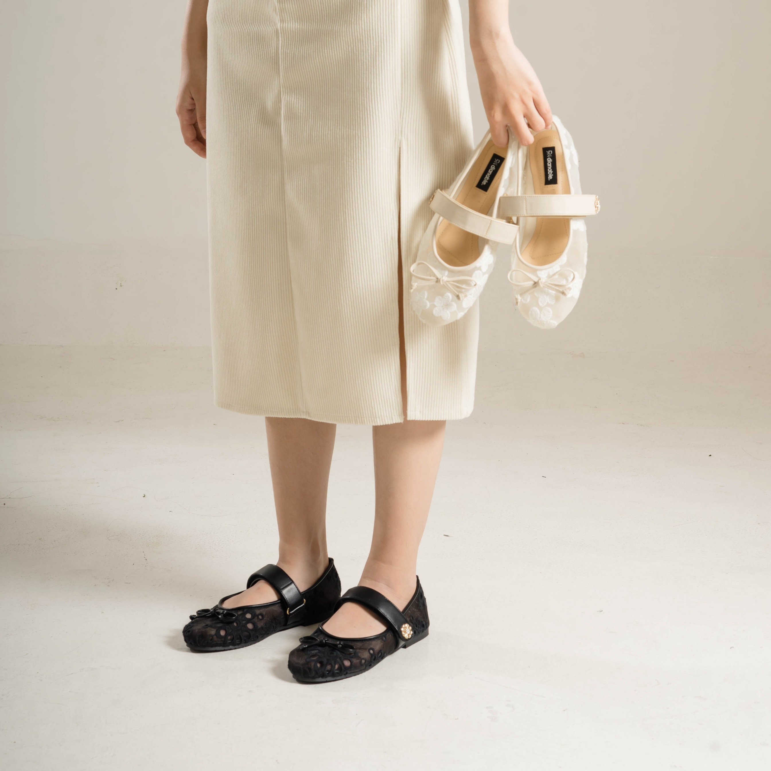 Lizzy Lace Flat Shoes - Dianable