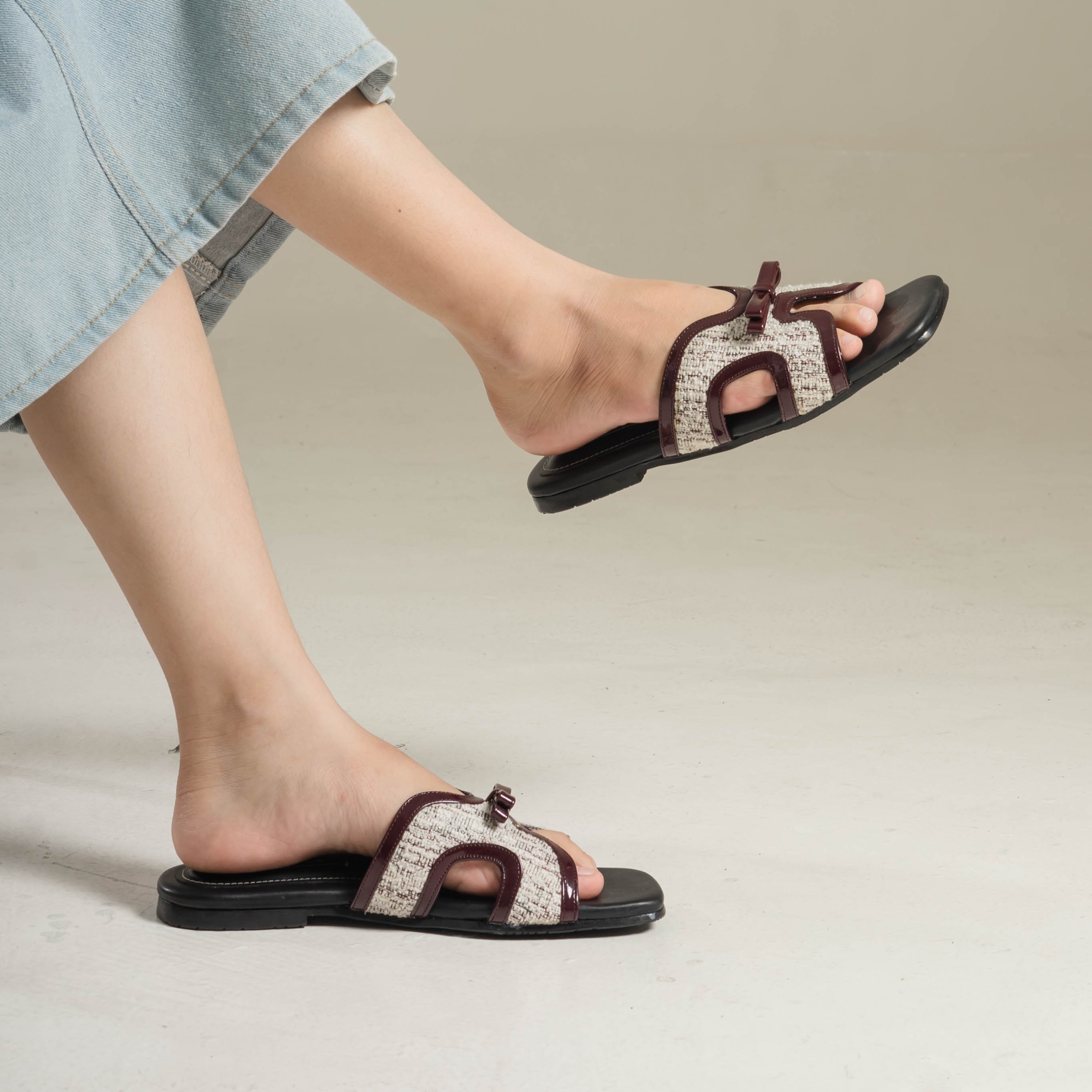 Sheela Flat Sandals Dianable