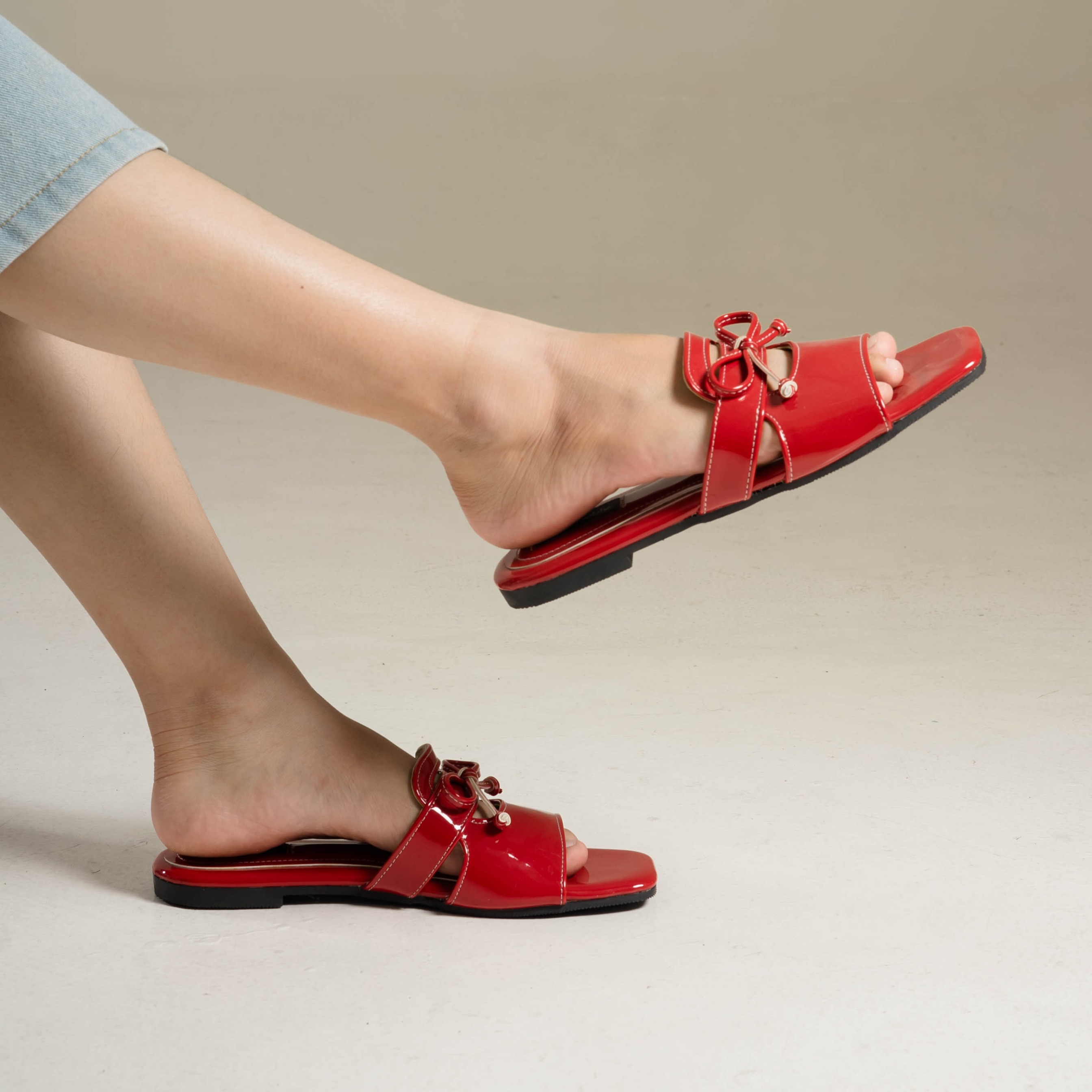 Lore Flat Sandals - Dianable