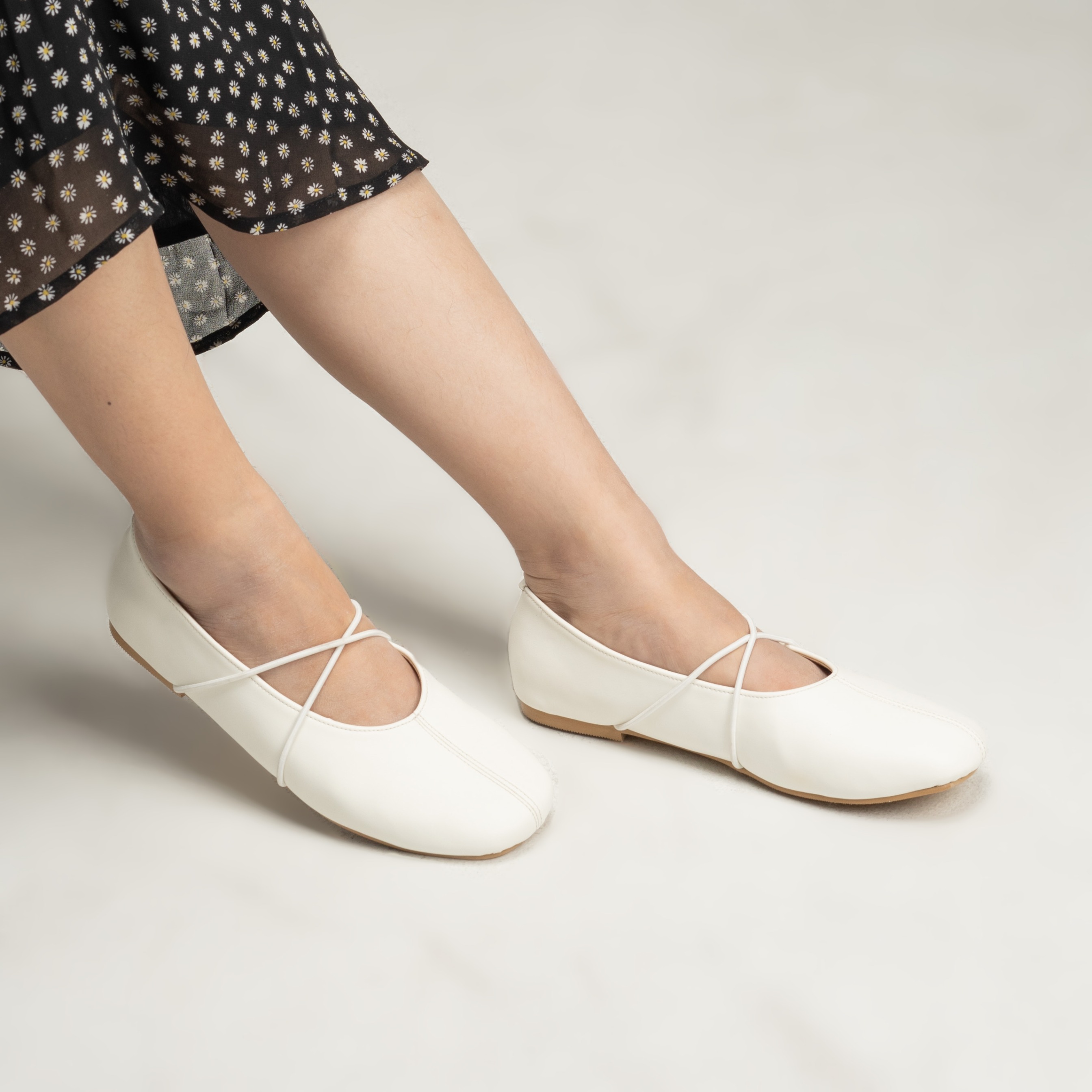 Lucy Flasthoes Sepatu Wanita - Dianable