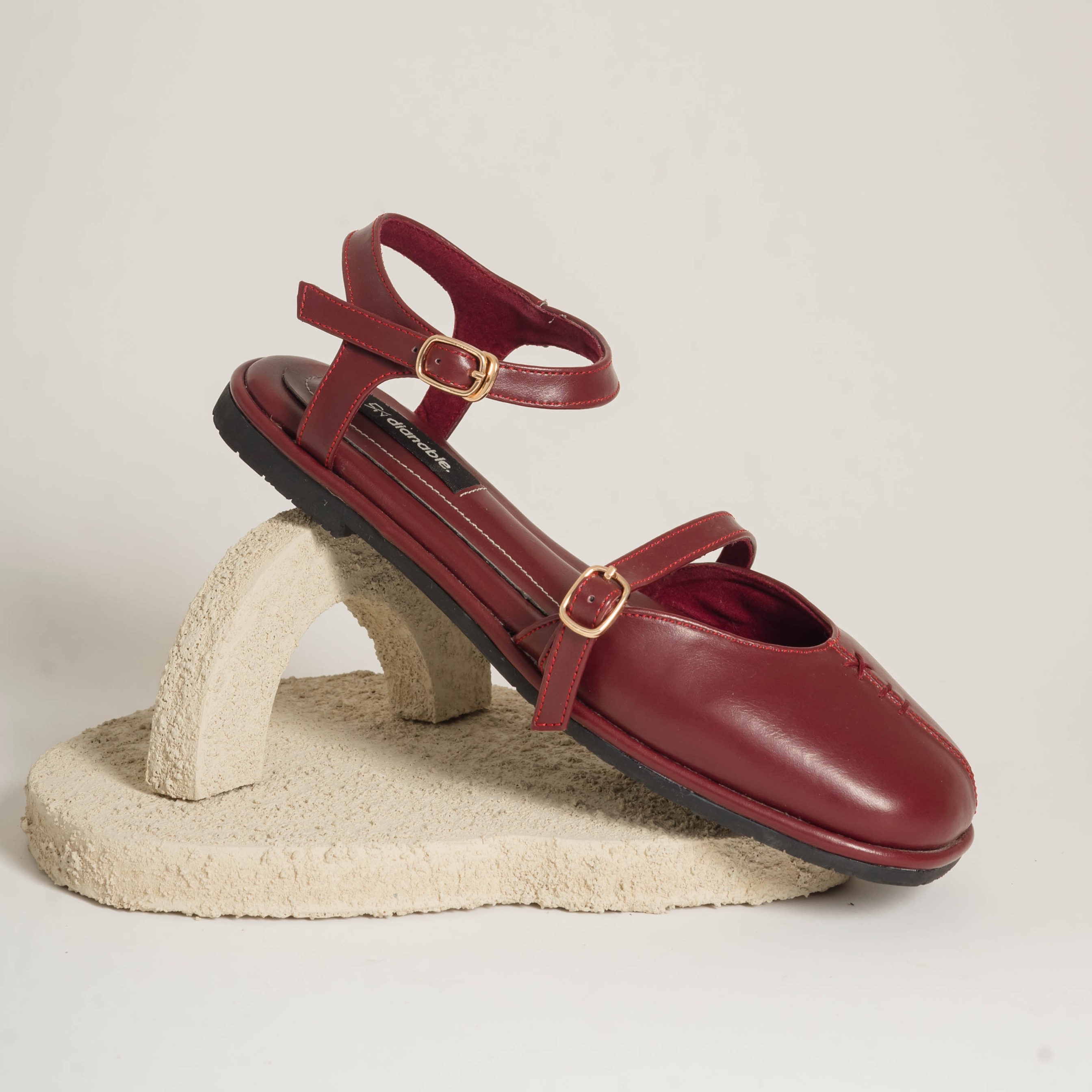 Lyora Ankle Strap Sepatu Wanita Dianable
