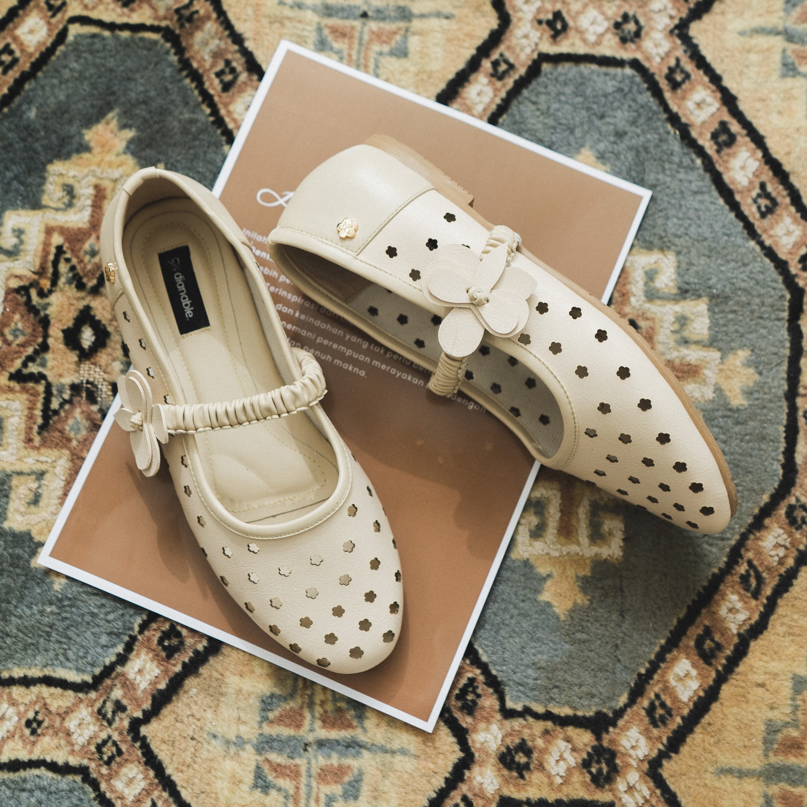 Aneth Flat Shoes Dianable