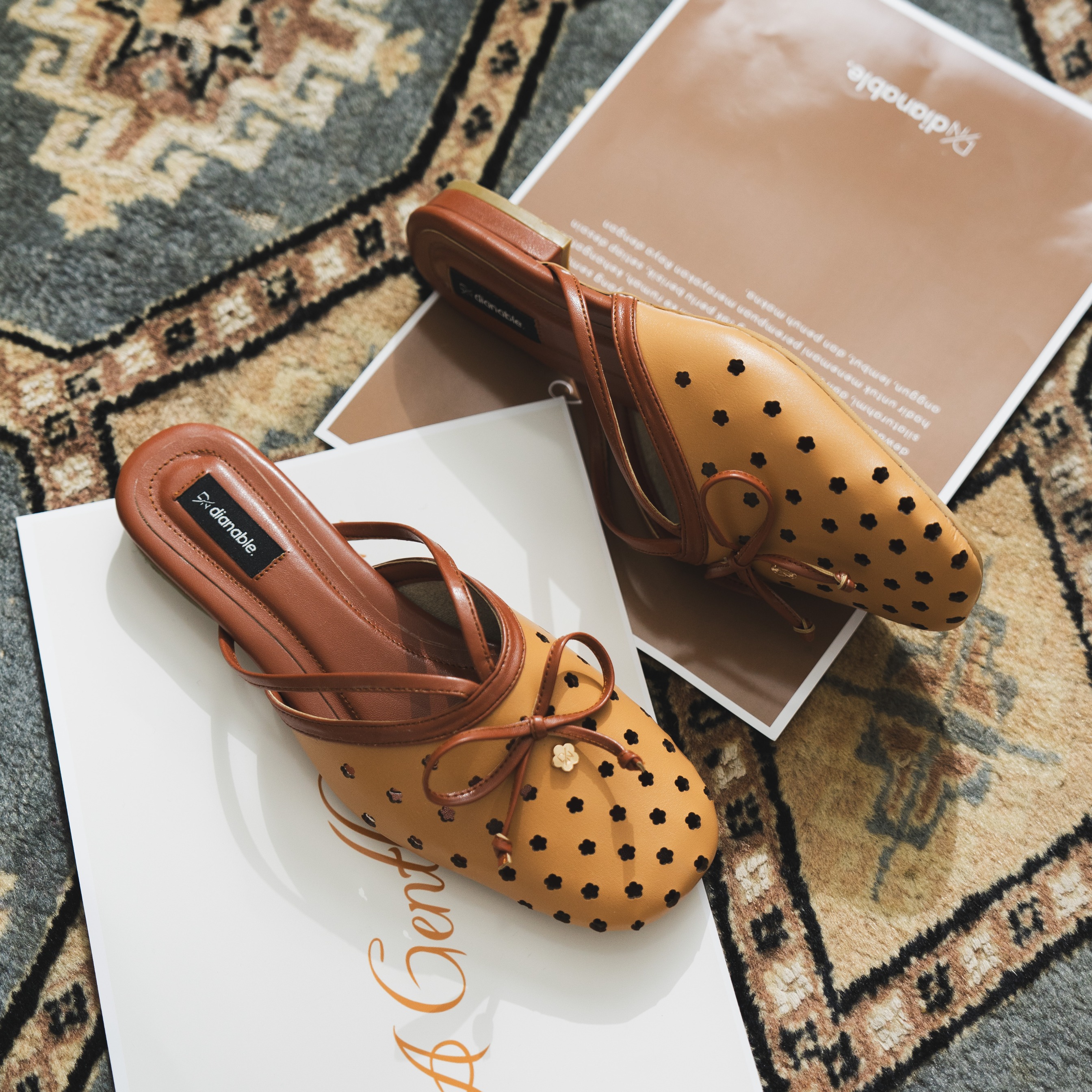 Adelin Flat Mules Shoes Wanita