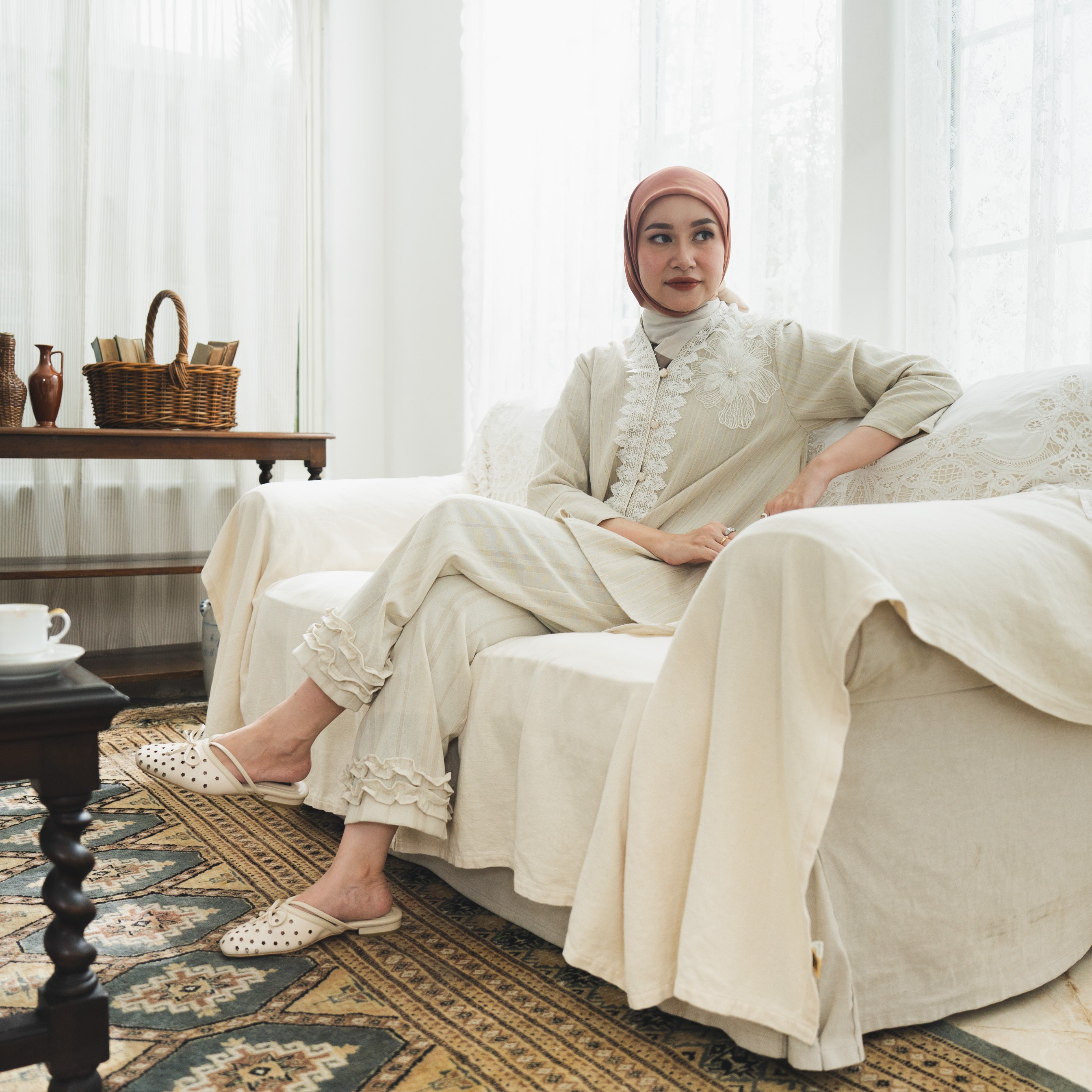 Adelin Flat Mules Shoes Wanita