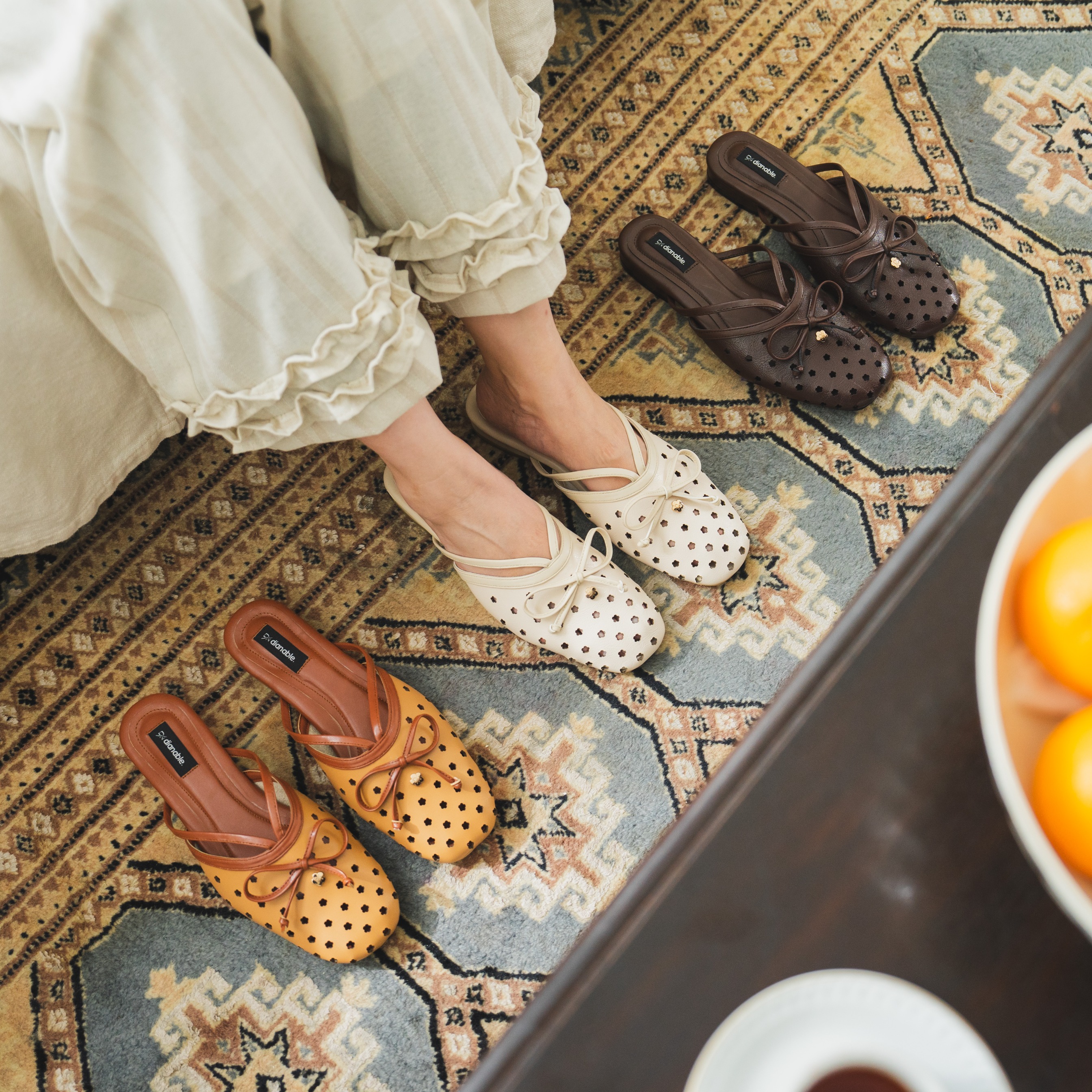 Adelin Flat Mules Shoes Wanita