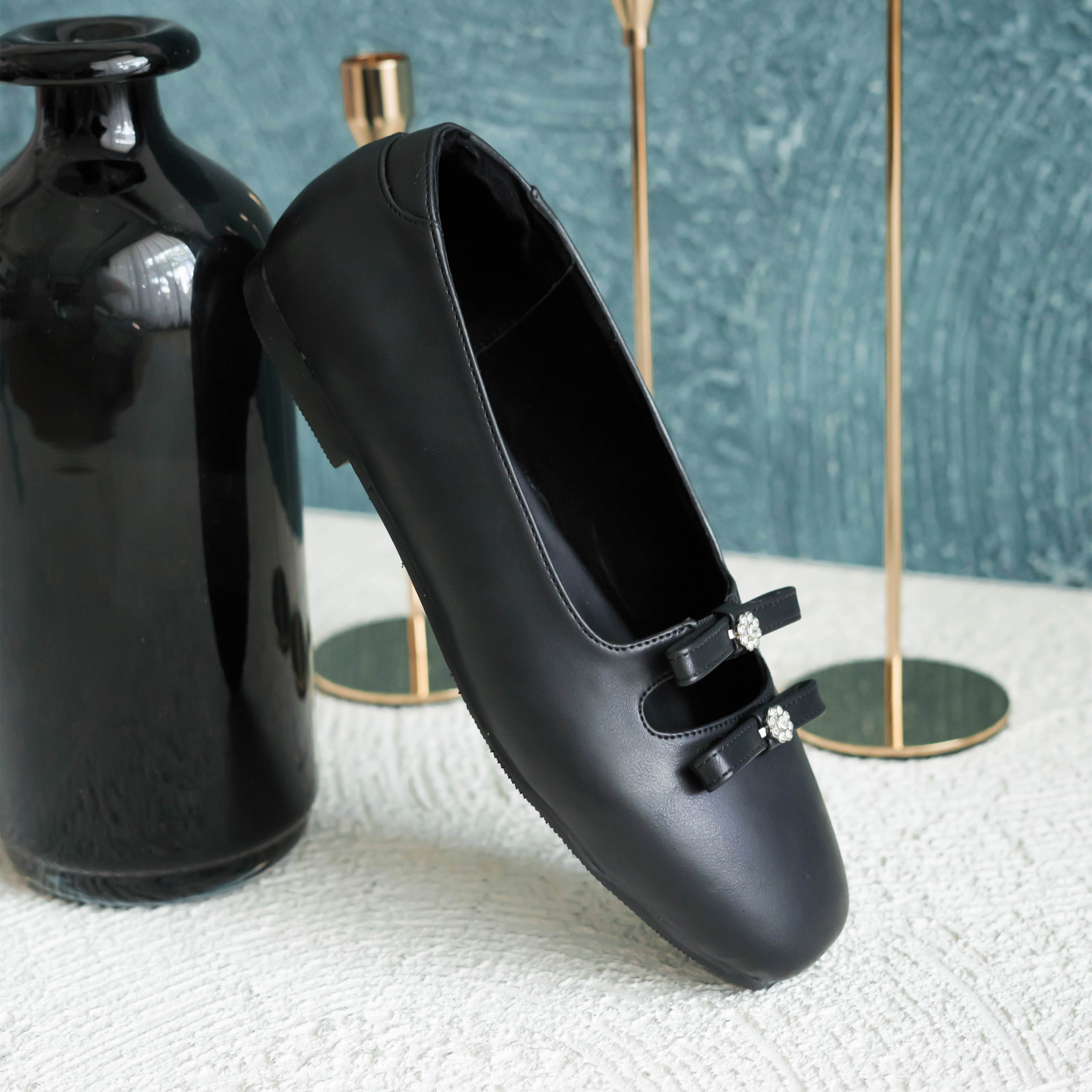Lily Black Flat Shoes Dianable