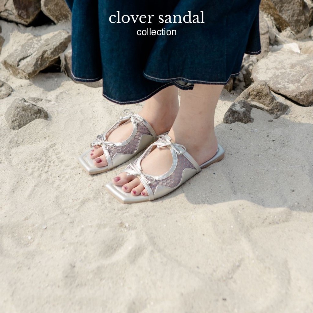 Clover Flat Sandals Dianable