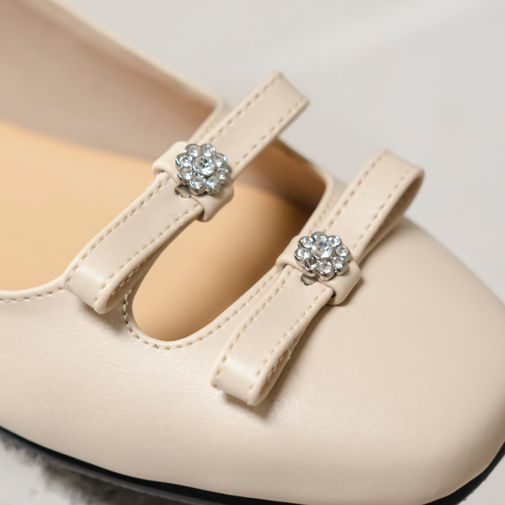 Lily Beige Flat Shoes - Dianable