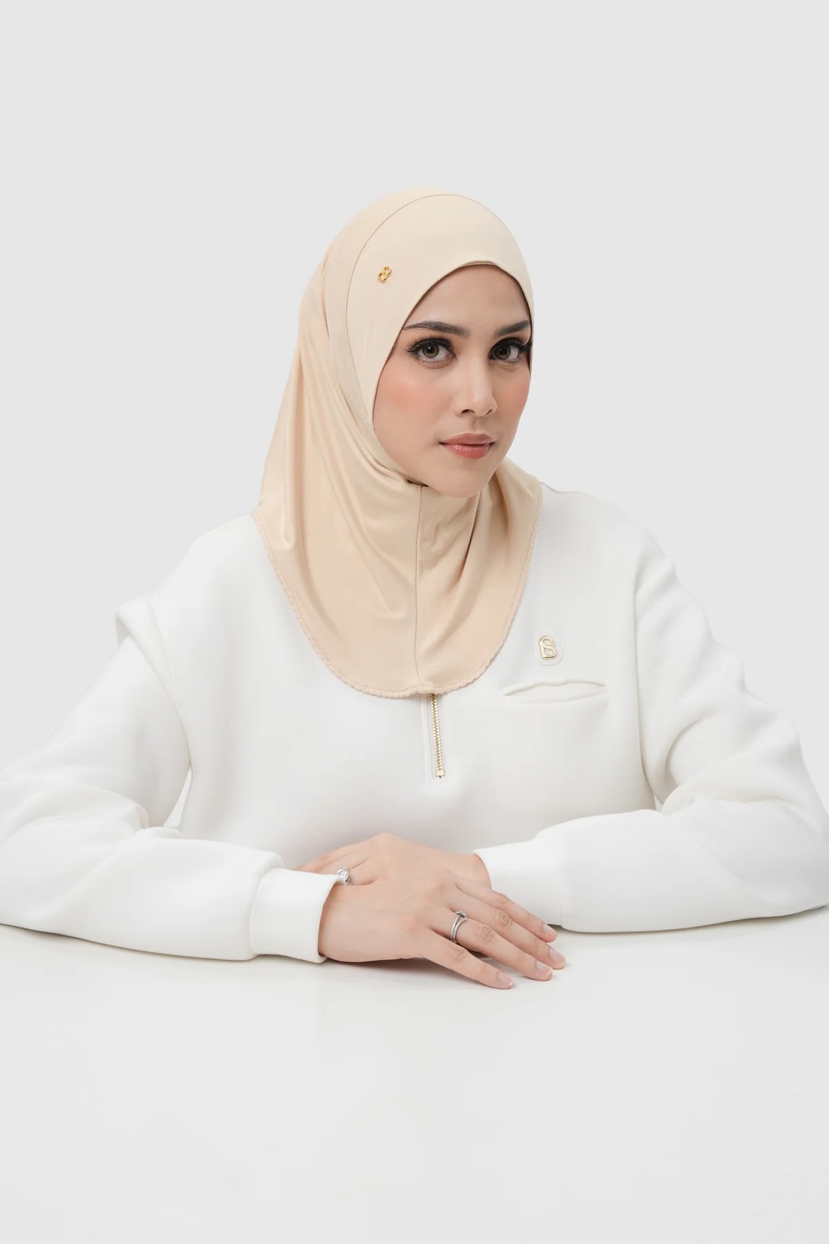 INSTAN SLIP ON - BUTTONSCARVES