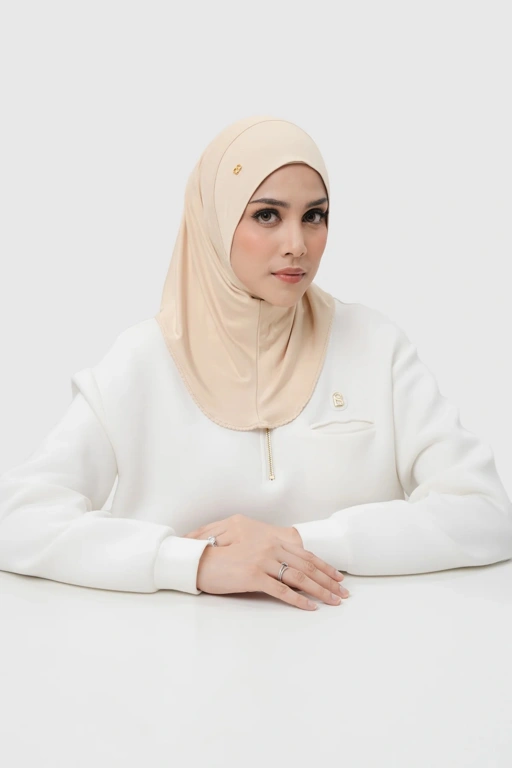 Image of INSTAN SLIP ON - BUTTONSCARVES