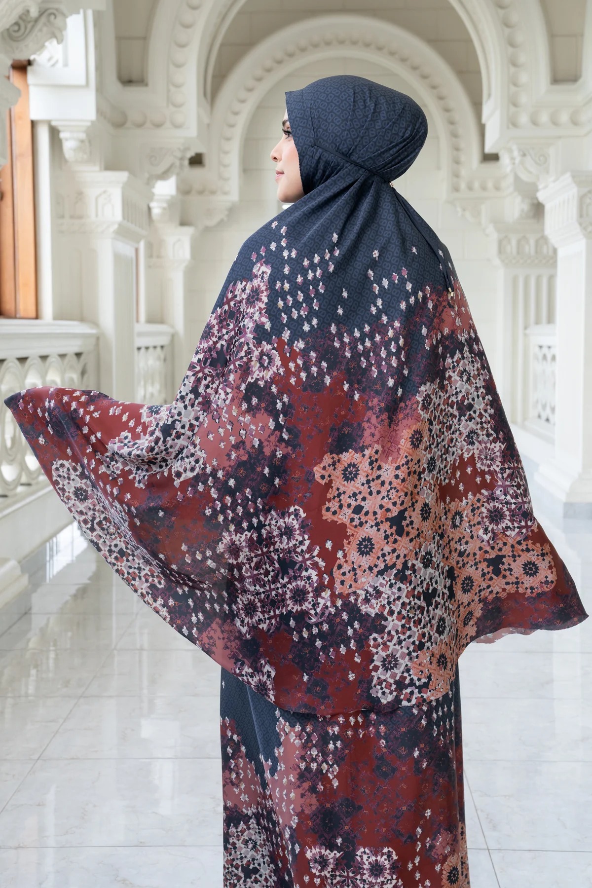 MOROCCAN PRAYER ROBE - BUTTONSCARVES