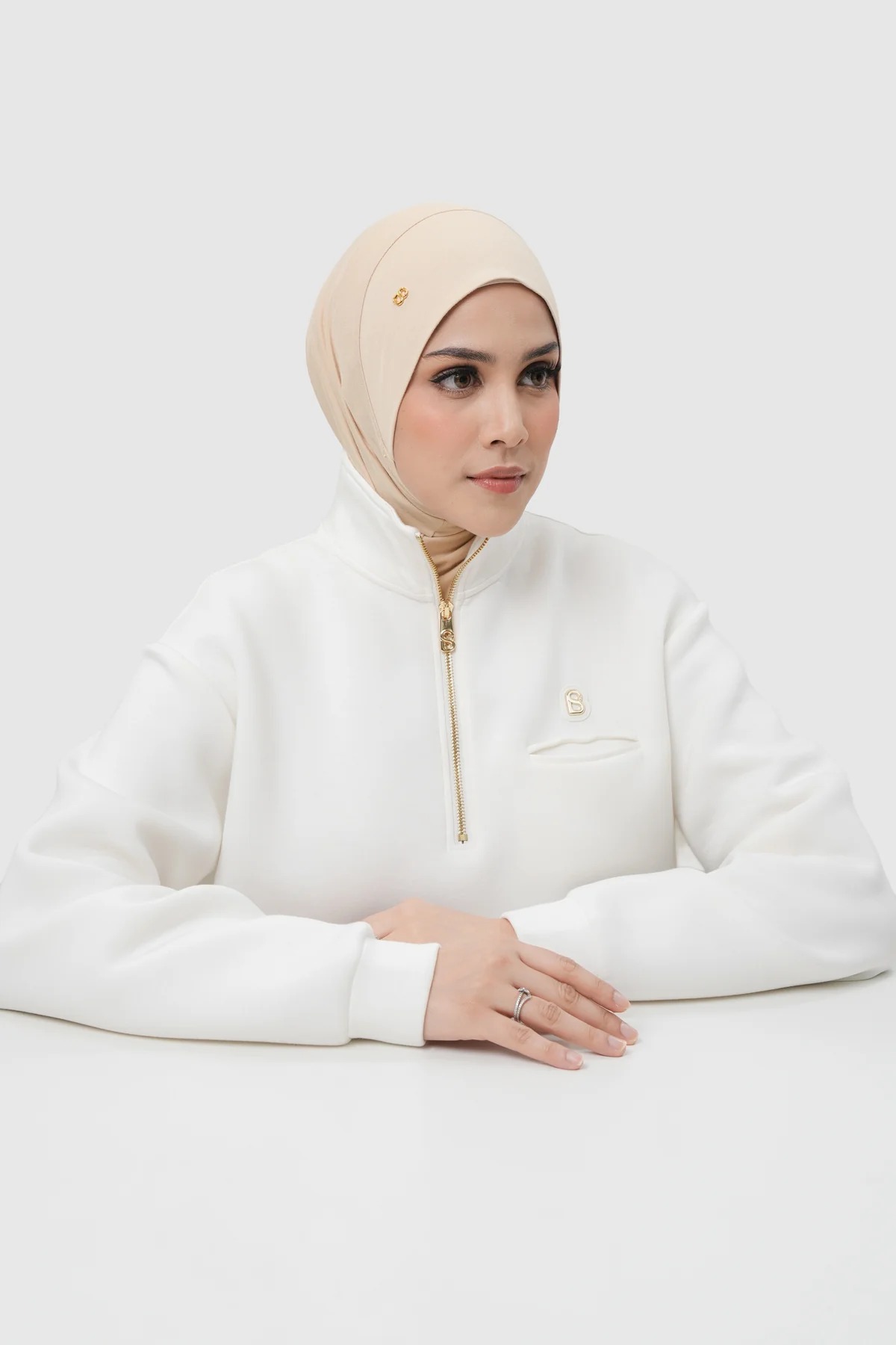 INSTAN SLIP ON - BUTTONSCARVES
