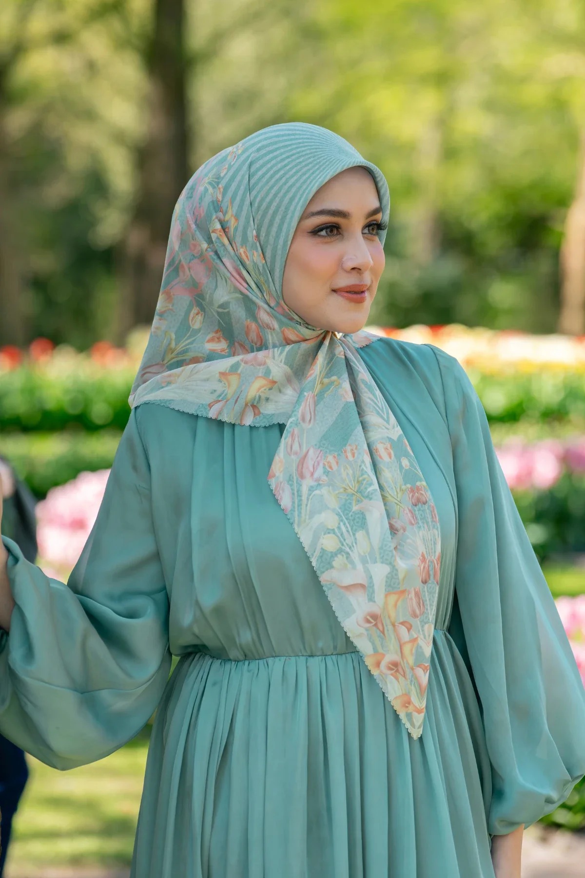 TULIP VOILE SQUARE - BUTTONSCARVES