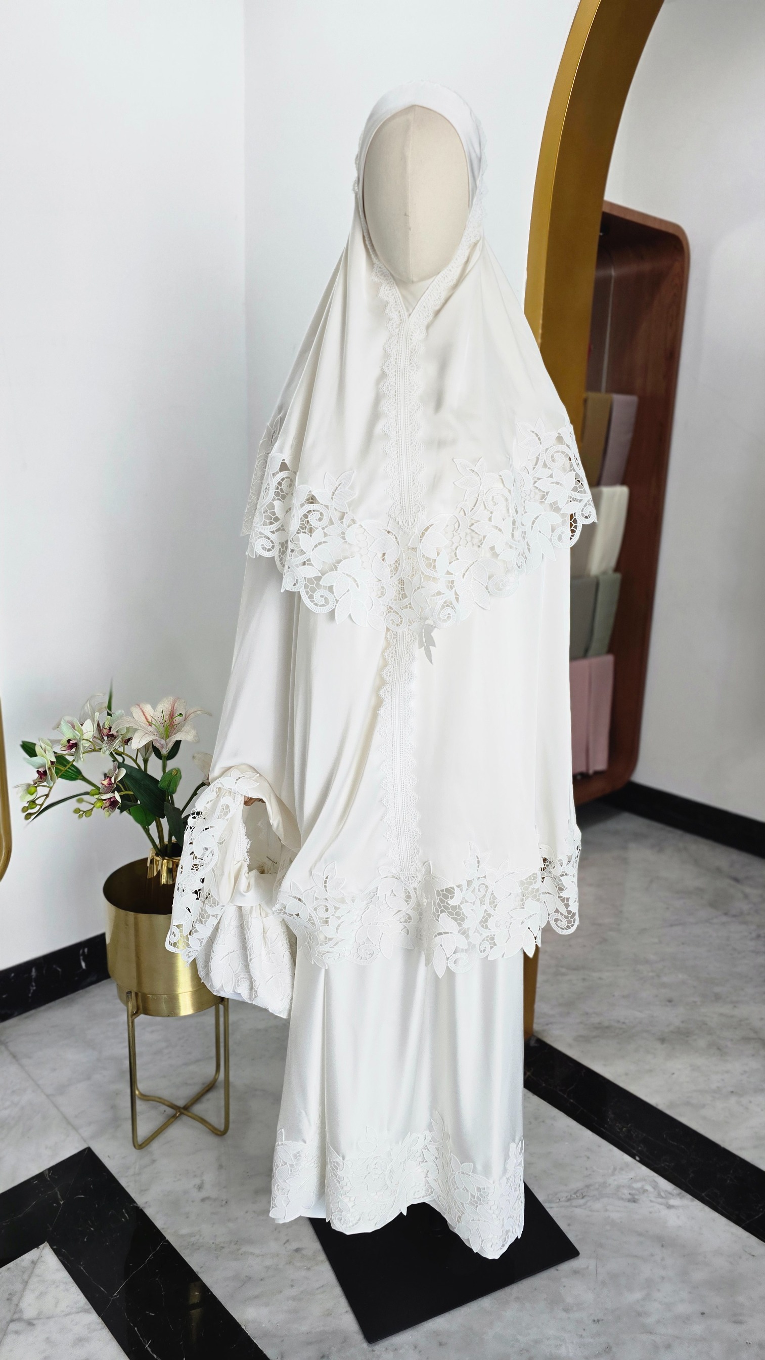 KANYA IN WHITE - AIKILA