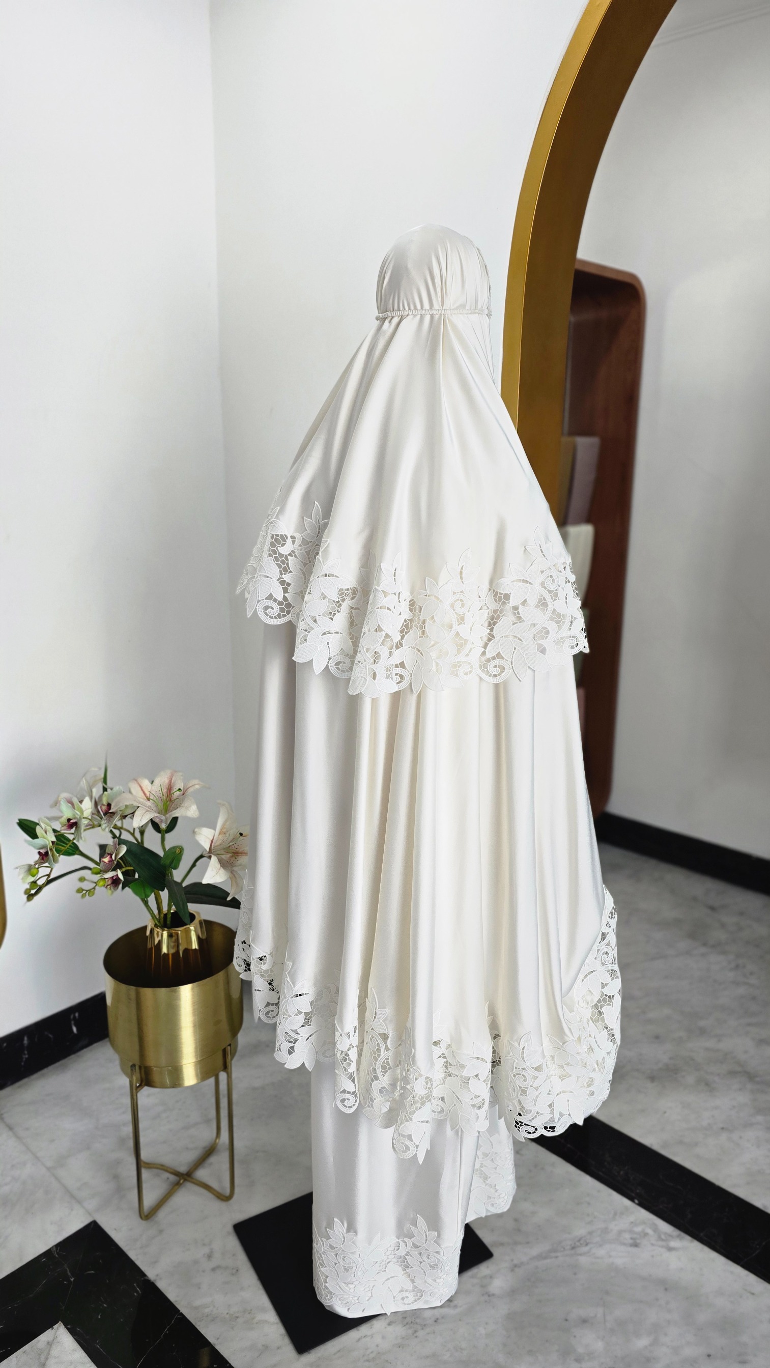 KANYA IN WHITE - AIKILA