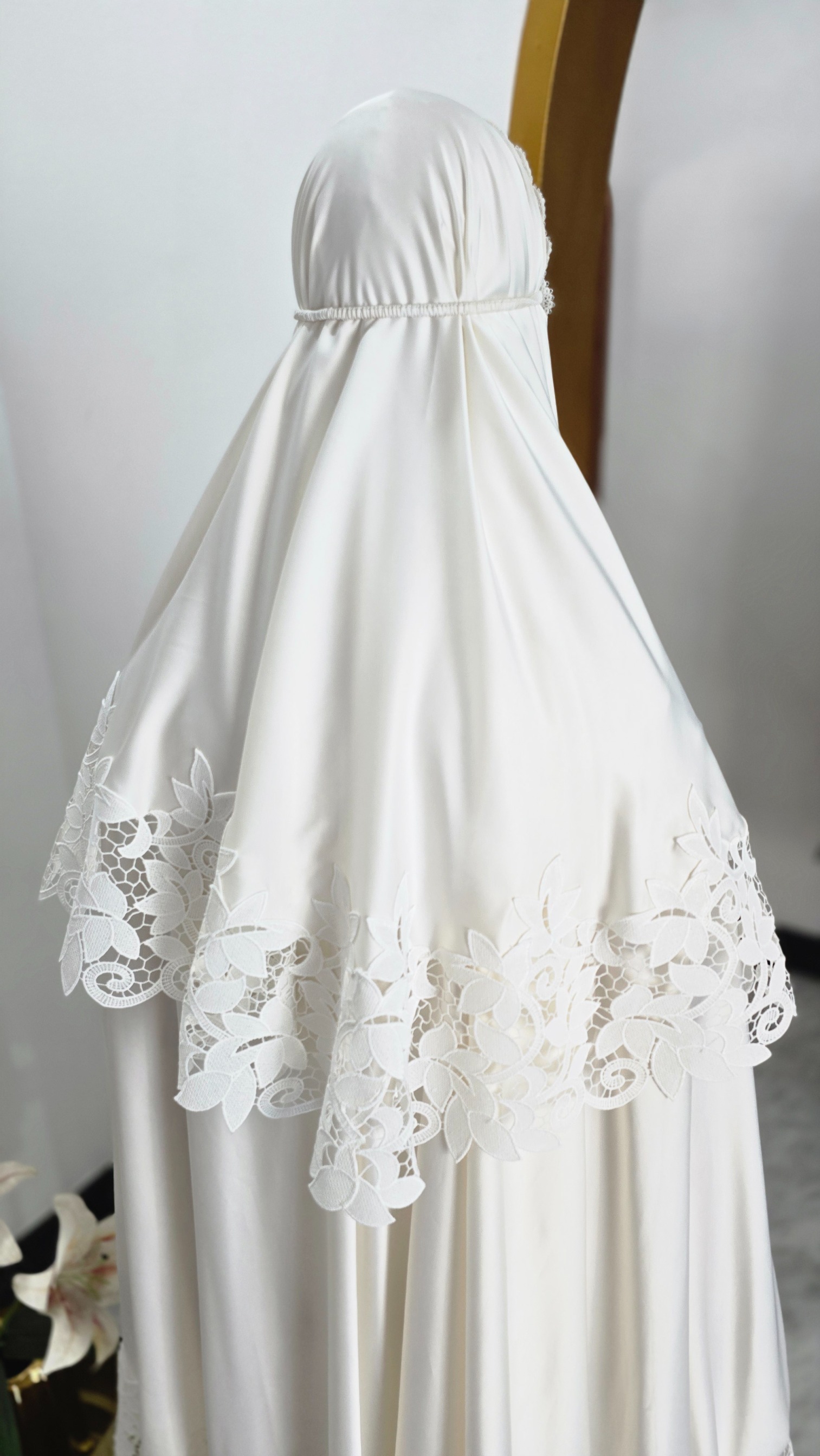 KANYA IN WHITE - AIKILA