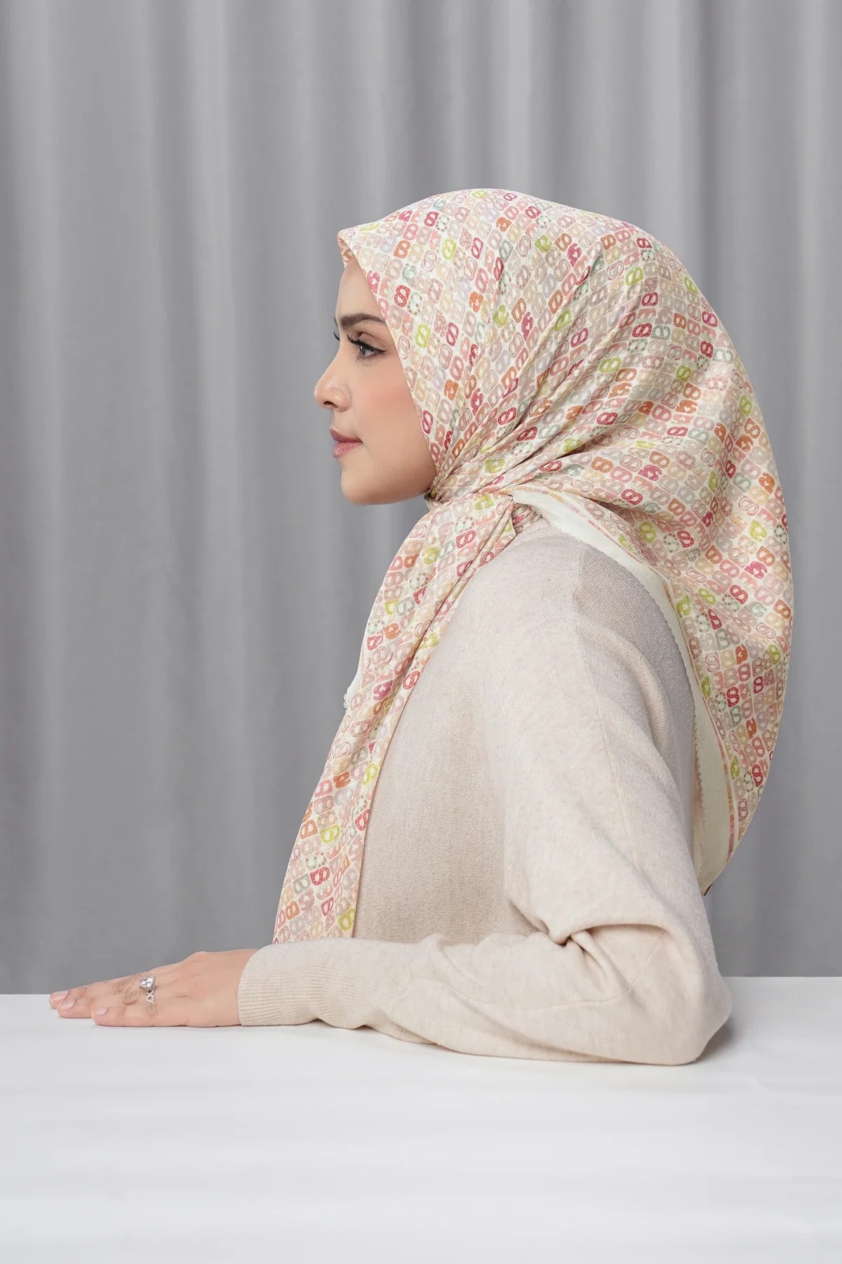 NAGITA SQUARE - BUTTONSCARVES