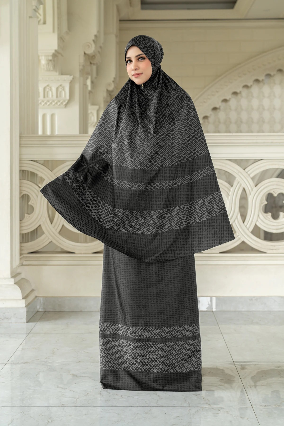 TAPIS ABSTRE CAPSULE PRAYER ROBE - BUTTONSCARVES