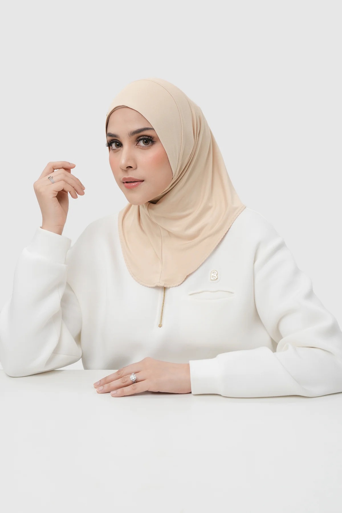 INSTAN SLIP ON - BUTTONSCARVES