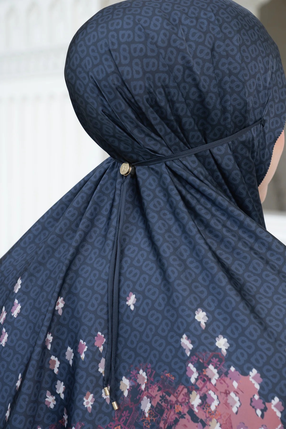 MOROCCAN PRAYER ROBE - BUTTONSCARVES