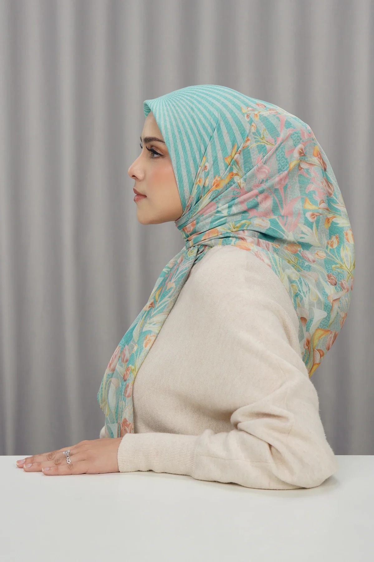 TULIP VOILE SQUARE - BUTTONSCARVES