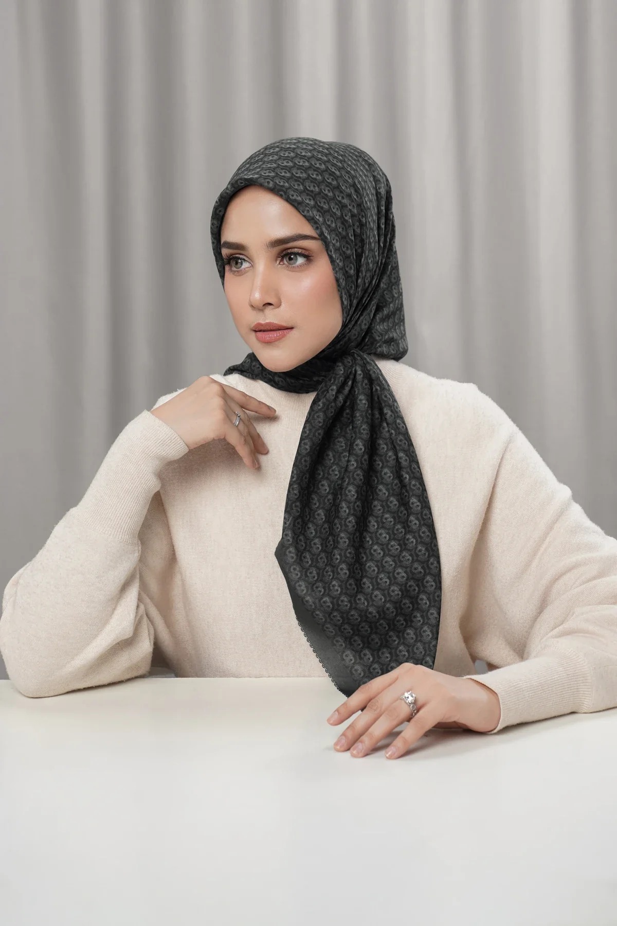 AXIS SQUARE - BUTTONSCARVES