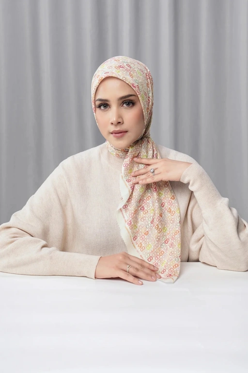 Image of NAGITA SQUARE - BUTTONSCARVES
