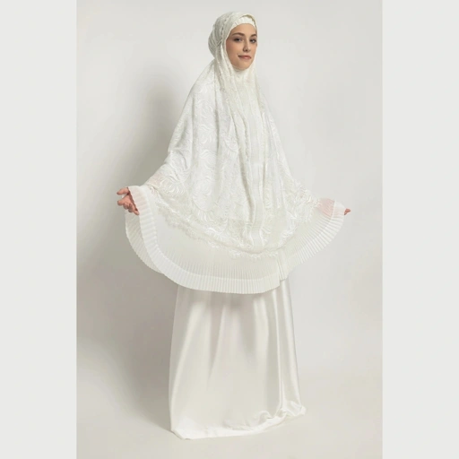 Image of MAHYRA IN MUKENA - AIKILA