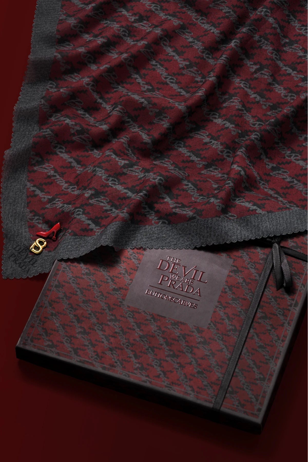 THE EDITOR SQUARE - BUTTONSCARVES