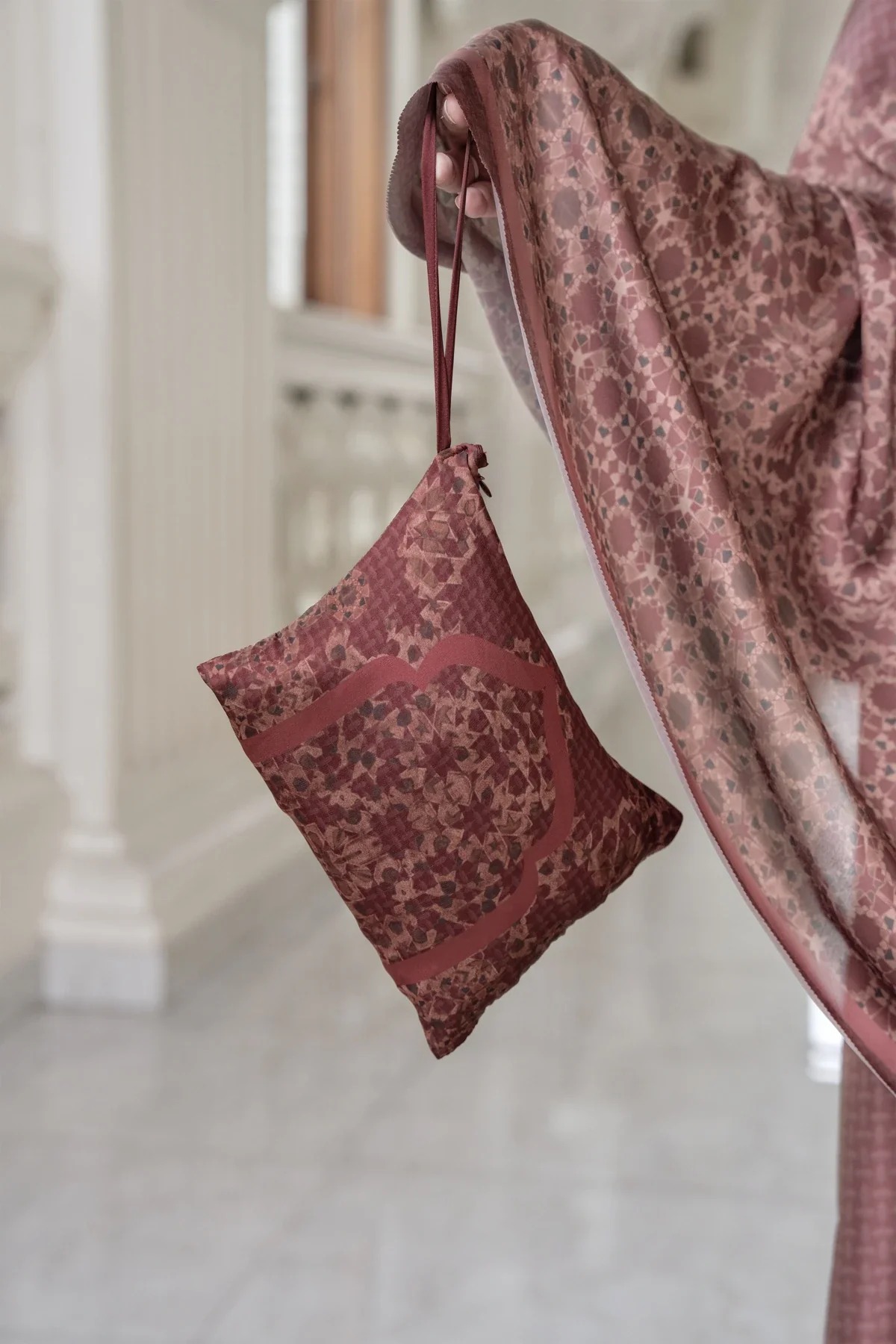 HARAMAIN PRAYER ROBE - BUTTONSCARVES