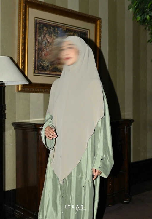 Image of KUFAH LUXE SLIT KHIMAR - ITSAR