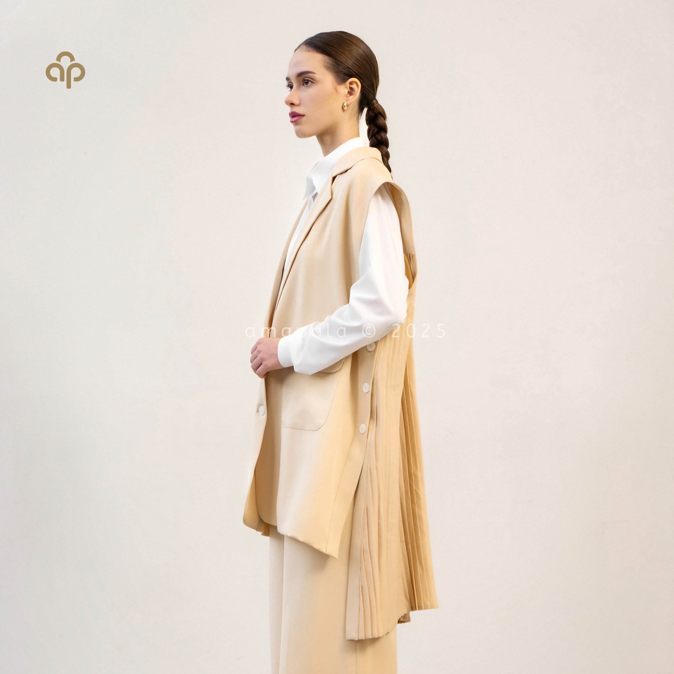 WATER VEST  - AMAPOLA LABEL