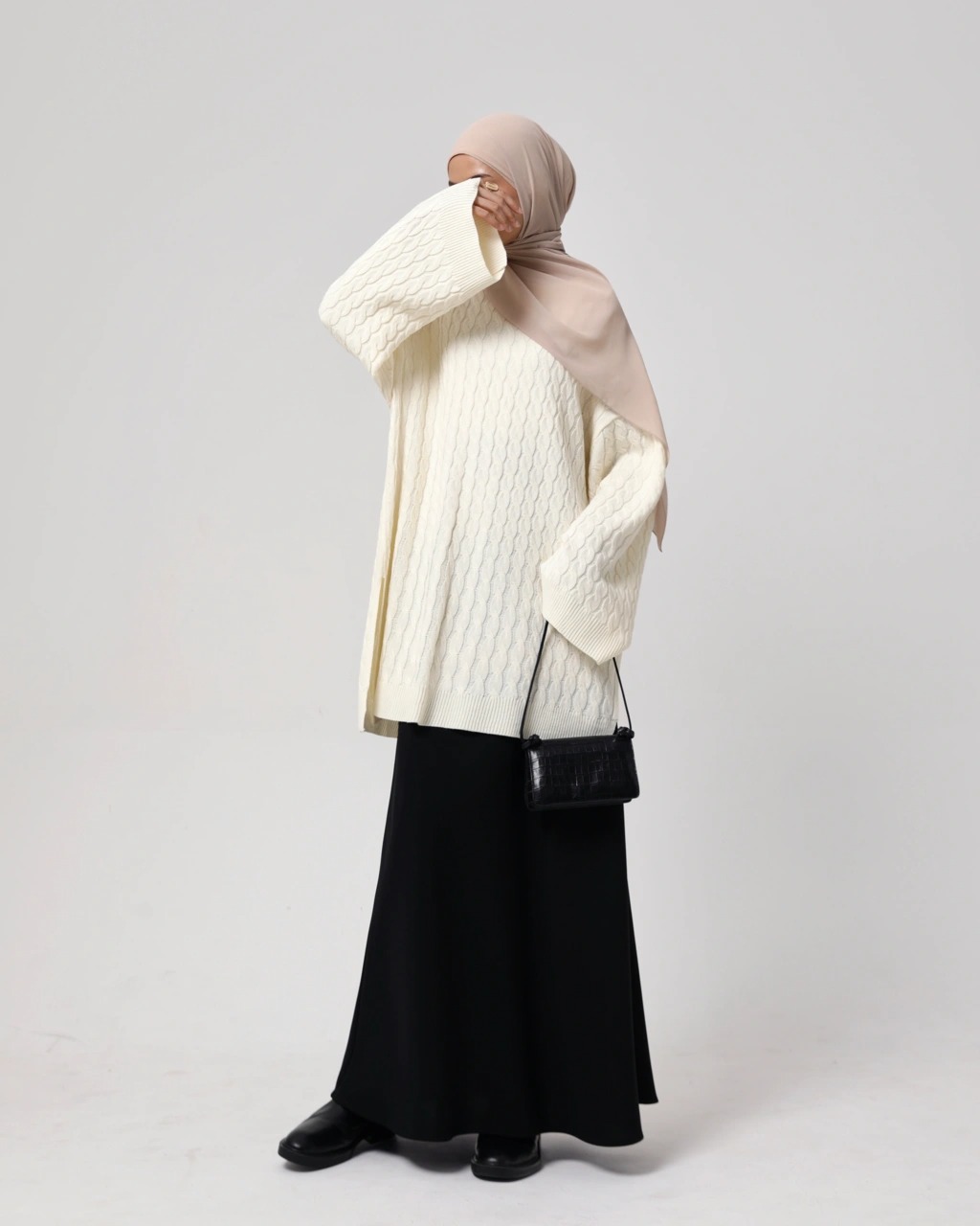 CABLE KNIT LONG SWEATER - SABAMODEST