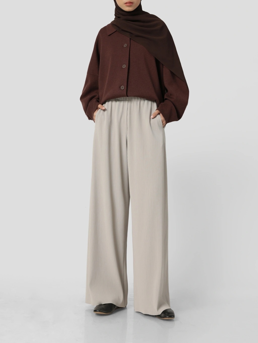 PLEATS PANTS - SABAMODEST