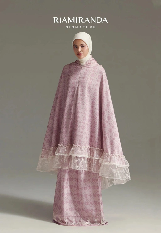 Image of BIZRA PRAYER SET - RIA MIRANDA