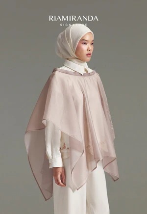 FLO CAPE EXTENDER - RIA MIRANDA