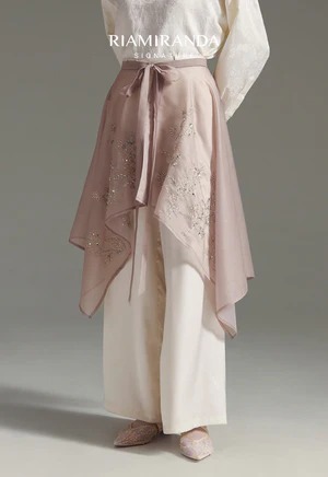 FLO CAPE EXTENDER - RIA MIRANDA