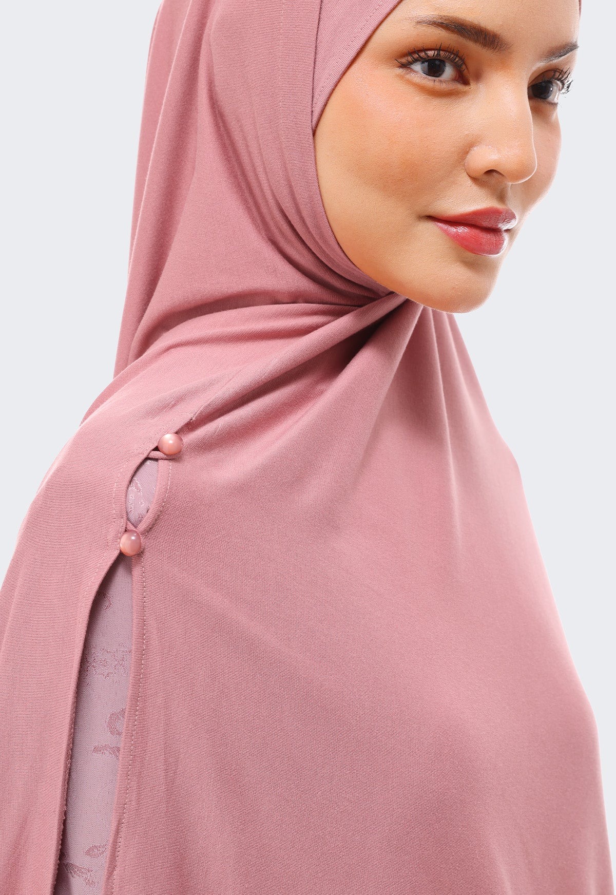 MAVRA KHIMAR - RIA MIRANDA