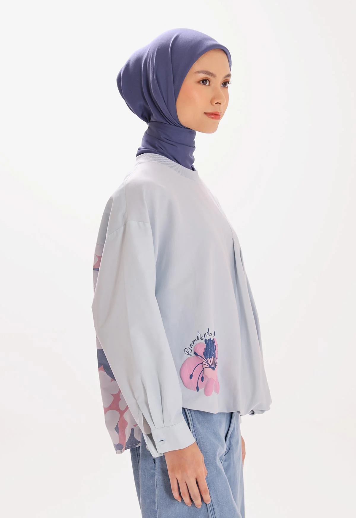 LEANA SWEATSHIRT - RIA MIRANDA