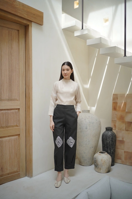 Image of LINEN BARREL PANTS - GLASHKA